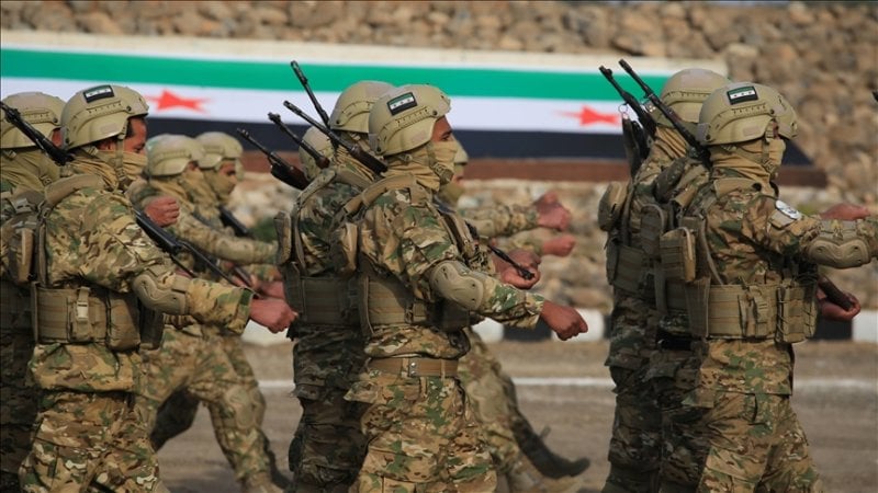 مقتل 4 عسكريين سوريين في تفجير حافلة قرب دير الزور