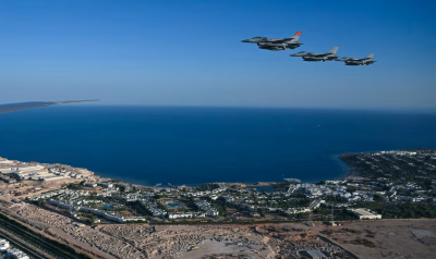 لحظة لافتة فوق الأجواء المصرية… نداء طيار مصري لطائرة ترامب يشعل التفاعل (فيديو)