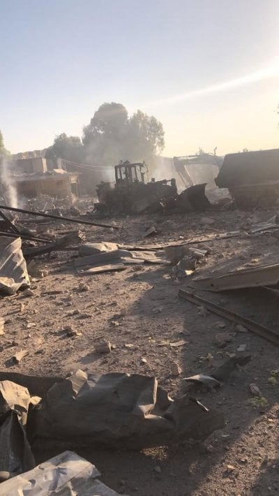دمار هائل... بالصور والفيديو: مشهد الغارات على الجنوب أمس