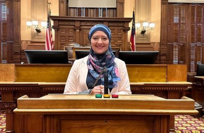 أول مسلمة تتحدى هيمنة الجمهوريين في جورجيا… وتكشف رؤيتها للتغيير