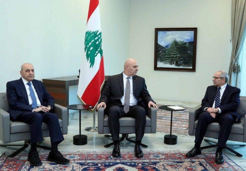 إجتماع رئاسي ثلاثي قريباً… هل يسلك لبنان مسار التسويات في المنطقة؟
