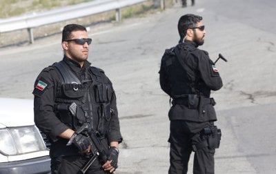 إيران تصدر أحكامًا مشددة على فرنسيَّين بتهم تجسس