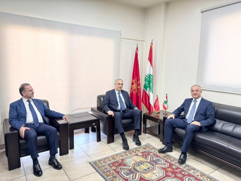 زيارة تهنئة ورسائل سياسية… بو صعب في مقر الطاشناق (صورة)