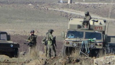 توتر على حدود الجولان… قوة إسرائيلية تتوغل وتُقيم حاجزاً