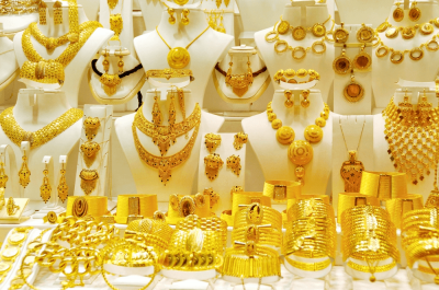 الذهب يهتز.. والمستثمرون في حالة صدمة عالمية 
