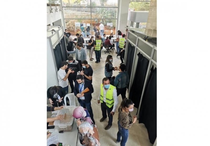 تباين داخل محور الثنائي… تحفظ على دعم مرشّح أمل في انتخابات الصيادلة تباين داخل محور الثنائي… تحفظ على دعم مرشّح أمل في انتخابات الصيادلة