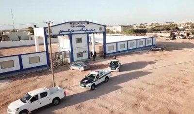 جريمة تهز ليبيا... أب يقتل أطفاله السبعة وينتحر داخل سيارته