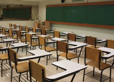 إضراب الغد يُربك المشهد التربوي... هل تُقفل المدارس أبوابها؟
