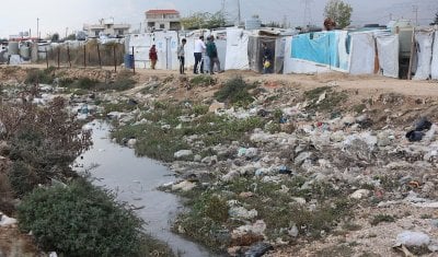 الليطاني يدفع ثمن النزوح… دراسة صادمة تكشف حجم الكارثة البيئية الآتية من المخيّمات السورية