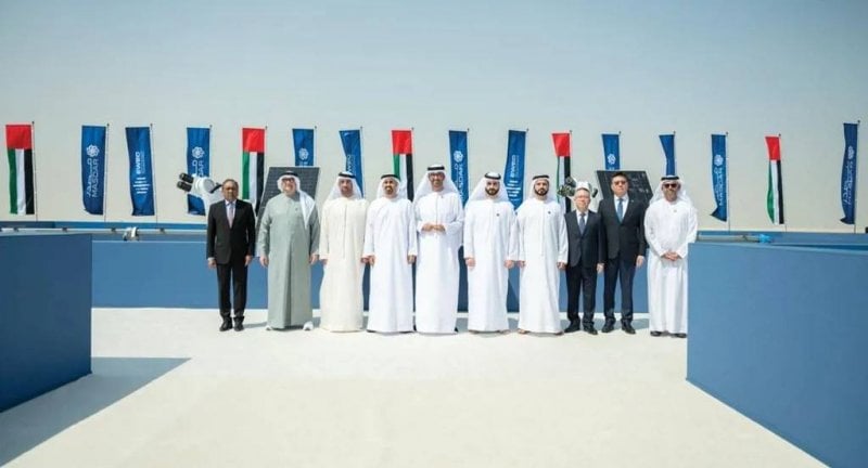بين الشمس والتخزين... الإمارات تطلق أضخم مشروع طاقة متجددة في العالم بين الشمس والتخزين... الإمارات تطلق أضخم مشروع طاقة متجددة في العالم