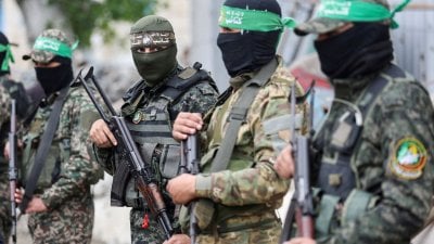 إسرائيل لواشنطن: حماس قادرة على إعادة جثث 10 رهائن