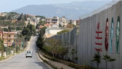 بريطانيا تموّل والجيش ينفّذ.. مشروع توسعة يربك إسرائيل
