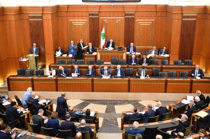 مجلس تائه بين الولاءات