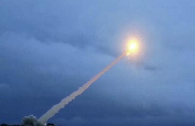 صاروخ روسي يتجاوز 