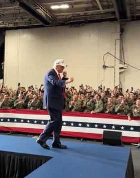 ترامب يرقص على متن “جورج واشنطن”... ورسالة قوة من اليابان (فيديو) ترامب يرقص على متن “جورج واشنطن”... ورسالة قوة من اليابان (فيديو)