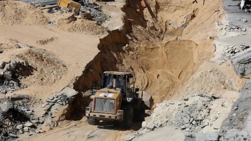 للبحث عن جثث... تل أبيب تسمح بإدخال معدات مصرية إضافية إلى غزة  للبحث عن جثث... تل أبيب تسمح بإدخال معدات مصرية إضافية إلى غزة
