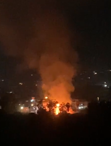 بالفيديو: حريق كبير قرب آثار صور