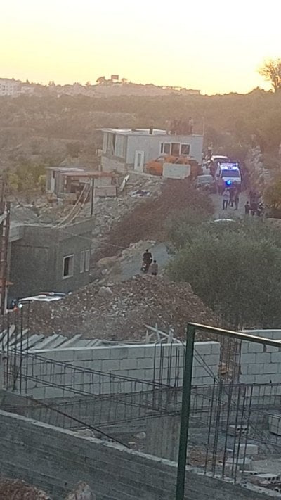 بالفيديو... مسيّرة إسرائيلية تستهدف منشرة في البياض – صور
