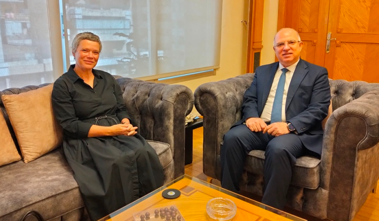 "ملف الضمان الاجتماعي"... على طاولة حيدر وسفيرة الاتحاد الأوروبي "ملف الضمان الاجتماعي"... على طاولة حيدر وسفيرة الاتحاد الأوروبي