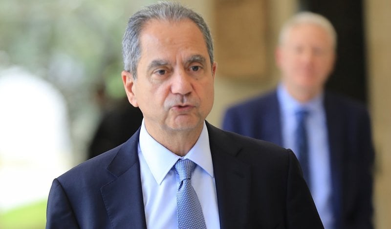 "التمسك المشبوه" يهزّ مصداقية "القوات"... وزير الطاقة يمرر الصفقة تحت عنوان "لم أفهم"! 