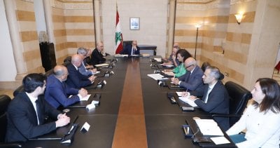 سلام يترأّس اجتماعًا حول السير والنفايات في بيروت (صورة)