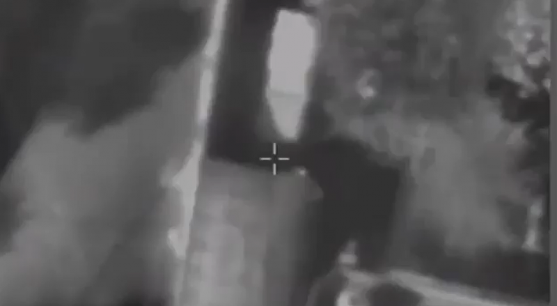 الجيش الإسرائيلي يزعم إغتيال "ضابط صيانة"  في حزب الله (فيديو) الجيش الإسرائيلي يزعم إغتيال "ضابط صيانة"  في حزب الله (فيديو)