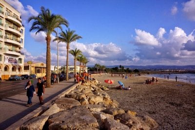 موجة حرّ استثنائية ترفض المغادرة... والخريف ما زال غائبًا عن لبنان
 موجة حرّ استثنائية ترفض المغادرة... والخريف ما زال غائبًا عن لبنان