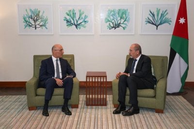 الحجار يلتقي الصفدي: نأمل ضغطاً دولياً على إسرائيل لوقف الأعمال العدائية