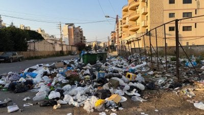 طرابلس تغرق بالنفايات.. والسكان بين الغضب والقلق البيئي