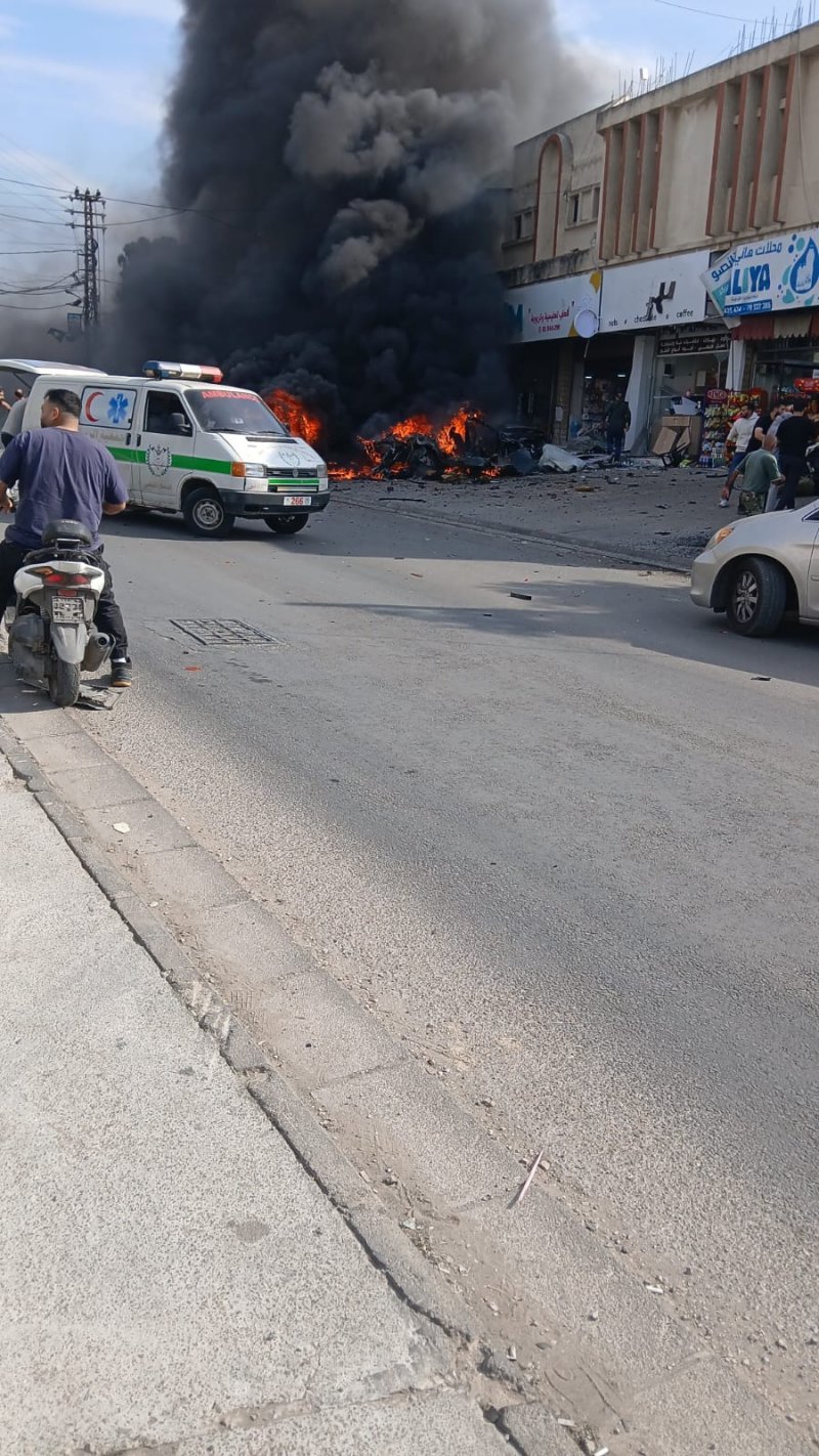 شهيد في غارة إسرائيلية استهدفت سيارة في الدوير (صور وفيديو)
