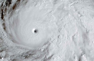 من قلب الإعصار إلى العالم...  “ميليسا” يحبس الأنفاس (فيديو)