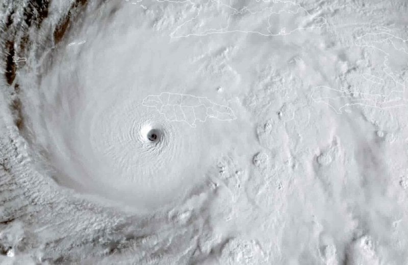 من قلب الإعصار إلى العالم...  “ميليسا” يحبس الأنفاس (فيديو)