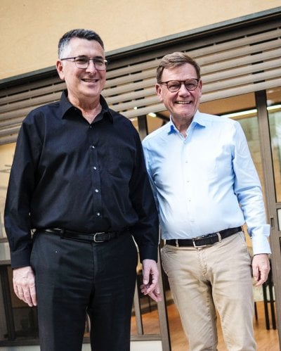 ساعر يحذّر: إعادة تسليح حزب الله تهدّد مستقبل لبنان وأمن إسرائيل