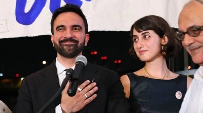زوج فنانة سورية يتحدّى ترامب... من هو زهران ممداني الذي قلب معادلة نيويورك؟