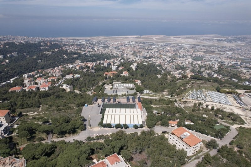 "الحاج" يفقد ذراعيه في الشويفات... توقيف مروّجين وضبط كميات من المخدرات