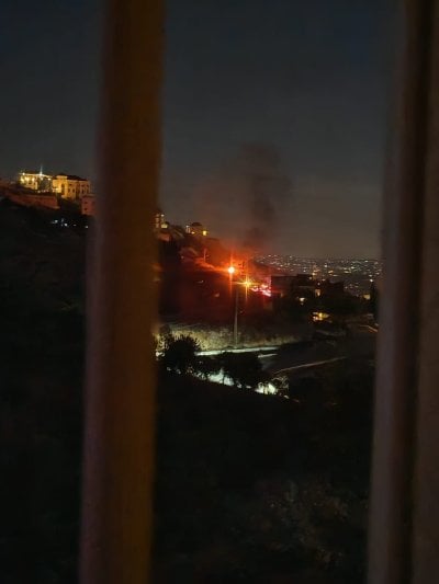 غارة إسرائيلية تستهدف سيارة في دوحة كفررمان وسقوط إصابات (فيديو)