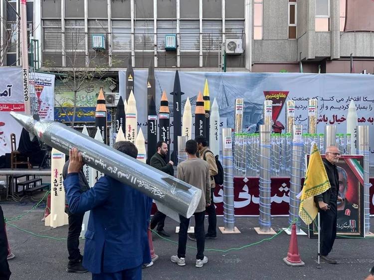  بمسيرات شعبية حاشدة... إيران تحيي "يوم مقارعة الاستكبار العالمي"