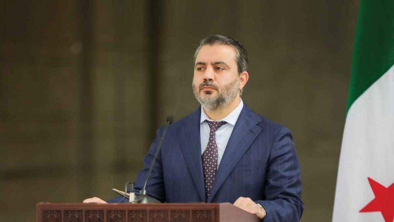 "أنتم أهلنا"... الشيباني يعيد دبلوماسيين انشقوا عن نظام الأسد