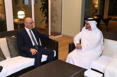 الحجار يبحث مع قرقاش سبل تعزيز التعاون بين لبنان والإمارات