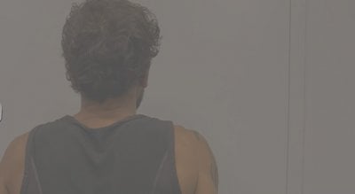 تحرّش بفتيات وتعاطي المخدرات... 