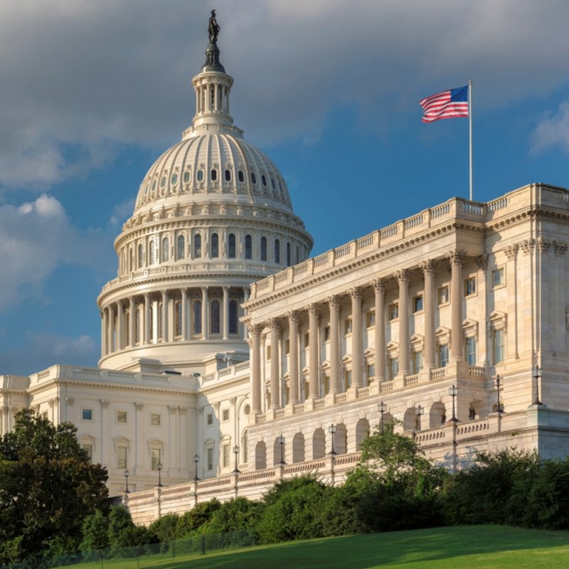 حدث دبلوماسي استثنائي... ترامب والشرع وجهاً لوجه في واشنطن قريباً