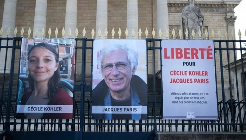 إيران تطلق سراح فرنسيين بعد ثلاث سنوات... وماكرون يعلّق!