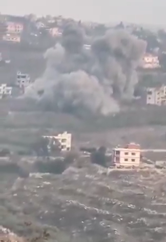 بالفيديو: لحظة استهداف بلدة الطيبة