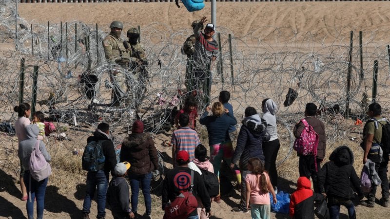 "الأكثر صرامة منذ عقود"... ترامب يرفع احتجاز المهاجرين إلى أعلى مستوى