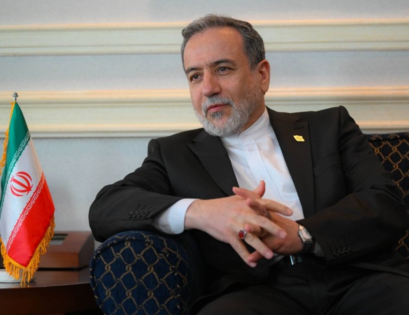 إيران تحسم موقفها: لا حوار مع الولايات المتحدة في الظروف الراهنة