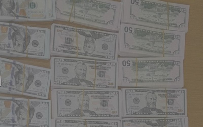 إحباط تهريب أكثر من 200 ألف دولار مزيّف في مطار بيروت