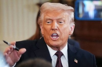 ترامب يشدّد قبضته على الهجرة... وارتفاع قياسي في أعداد المحتجزين