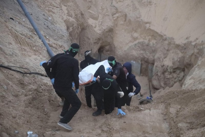 السرّ المدفون في رفح... هل احتفظت حماس بهدار غولدن حيّاً لسنوات؟