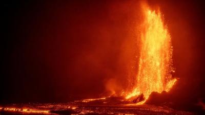 أحد أنشط براكين العالم يستيقظ... وهاواي تدخل حالة التأهب القصوى (فيديو)