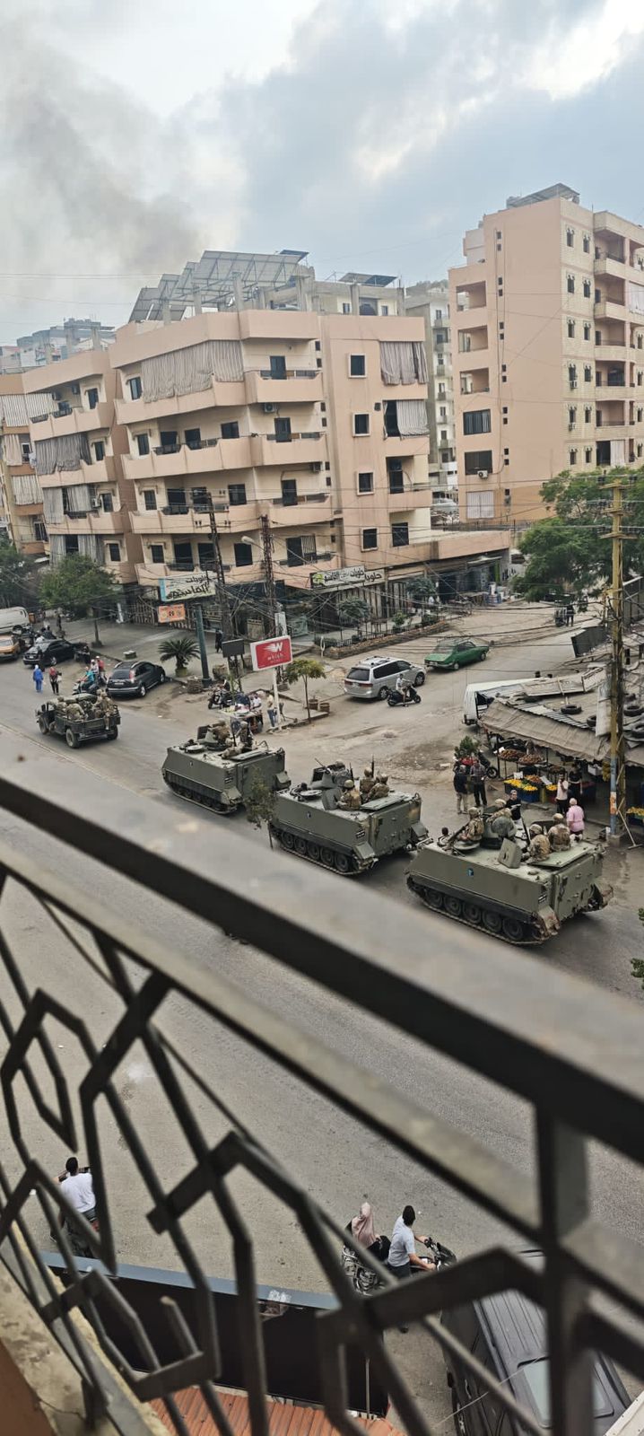 توتّر في مخيّم البداوي... قطع طريق وإطارات مشتعلة رفضًا لإغلاق المداخل